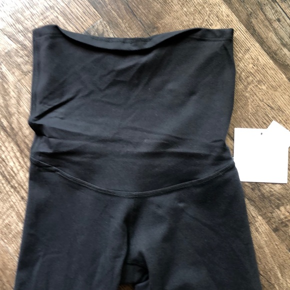 NWT! Beyond the bump by beyond yoga black leggings - Picture 3 of 7